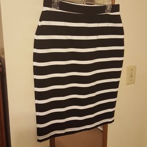 Black and white pencil skirt
